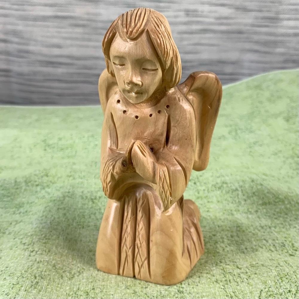 Olive wood kneeling and praying Angel. NWOT.